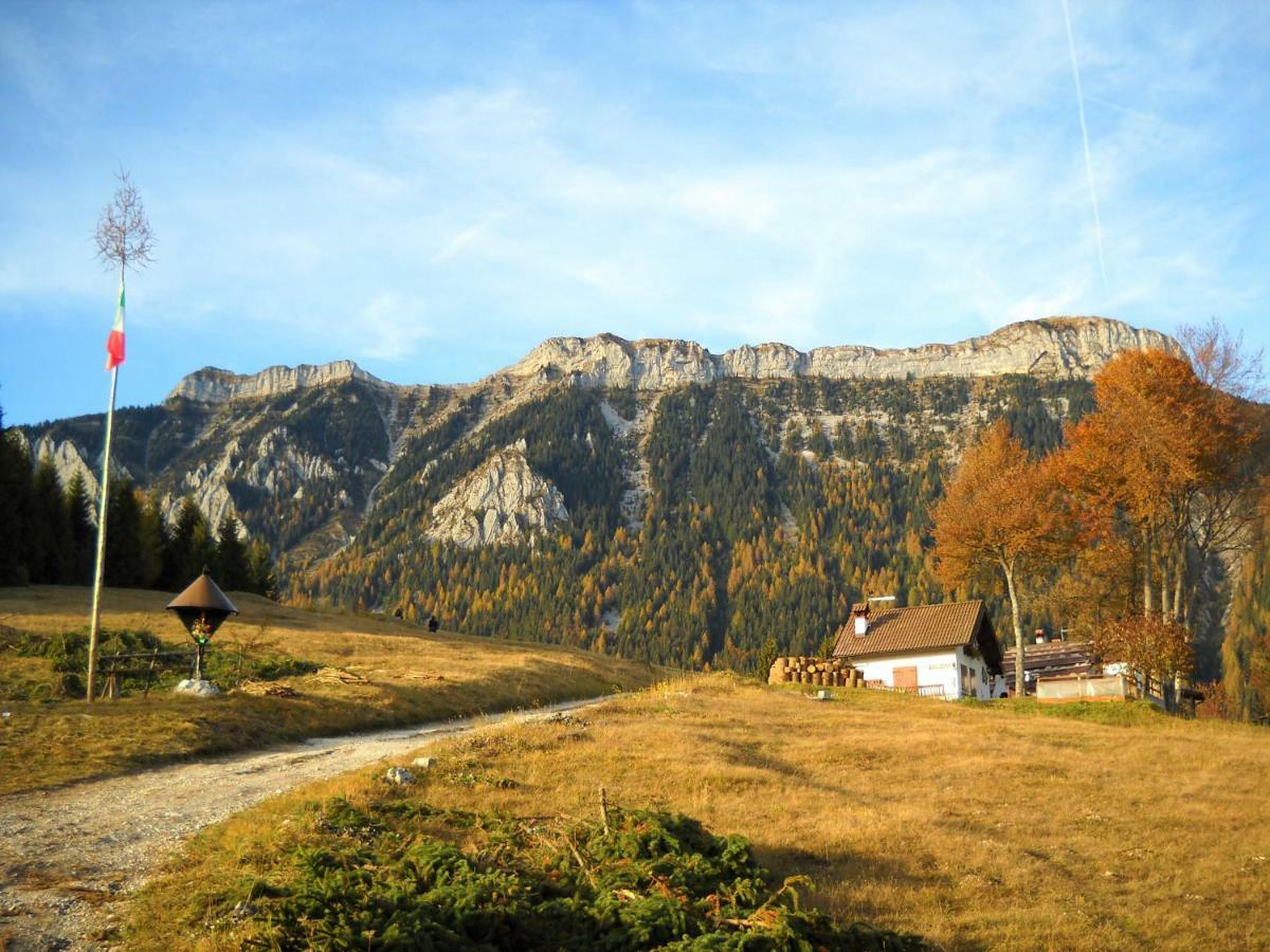 Готель Locanda Ponte Serra Lamon Екстер'єр фото